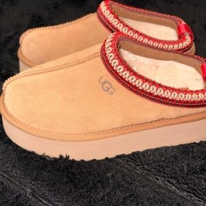 UGG Women's Chestnut Brown Tazz Platform Mules